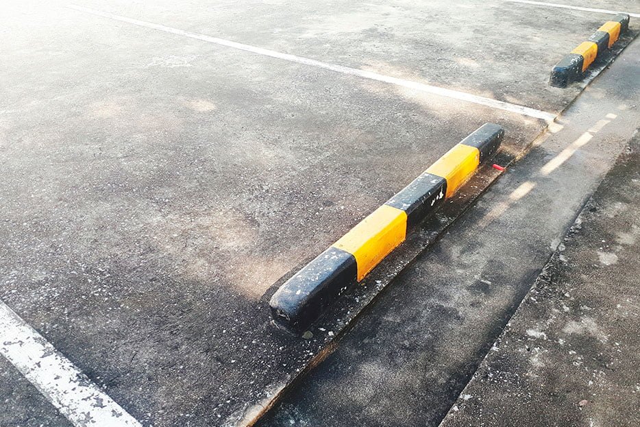 materiales para topes de estacionamiento