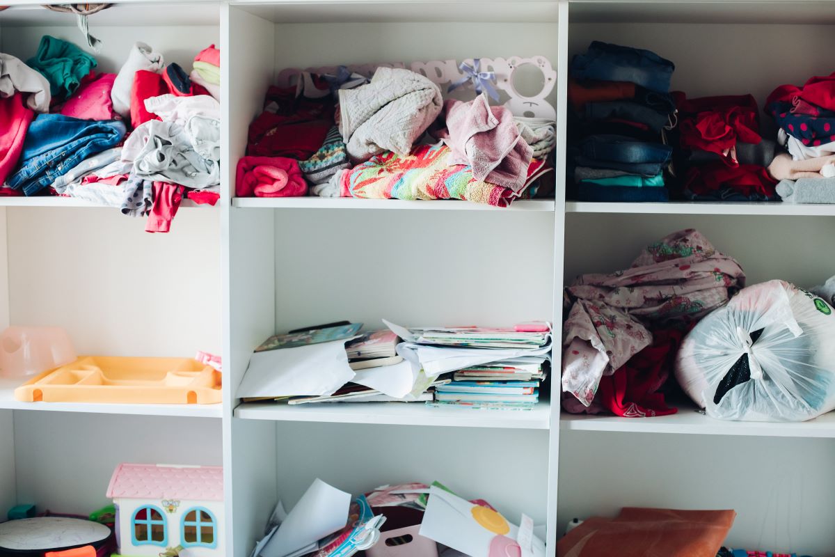 ideas para guardar ropa en caja 